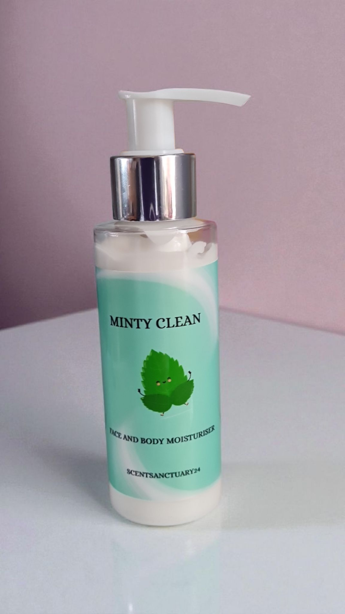 Face and body moisturiser