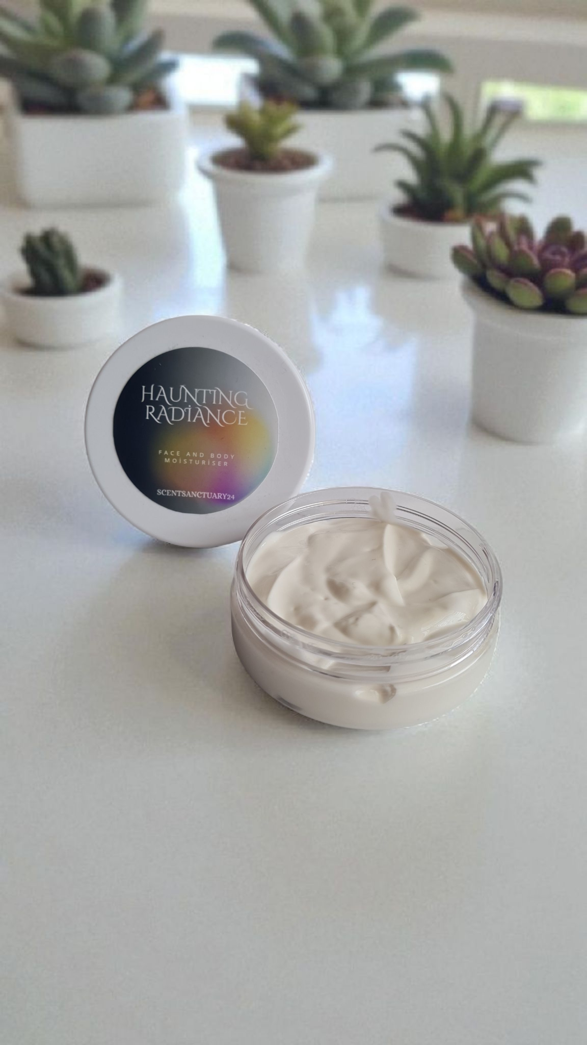 Face and body moisturiser